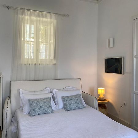 Halki Sea Breeze - A Waterfront Villa Extérieur photo