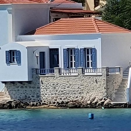 Halki Sea Breeze - A Waterfront Villa Extérieur photo