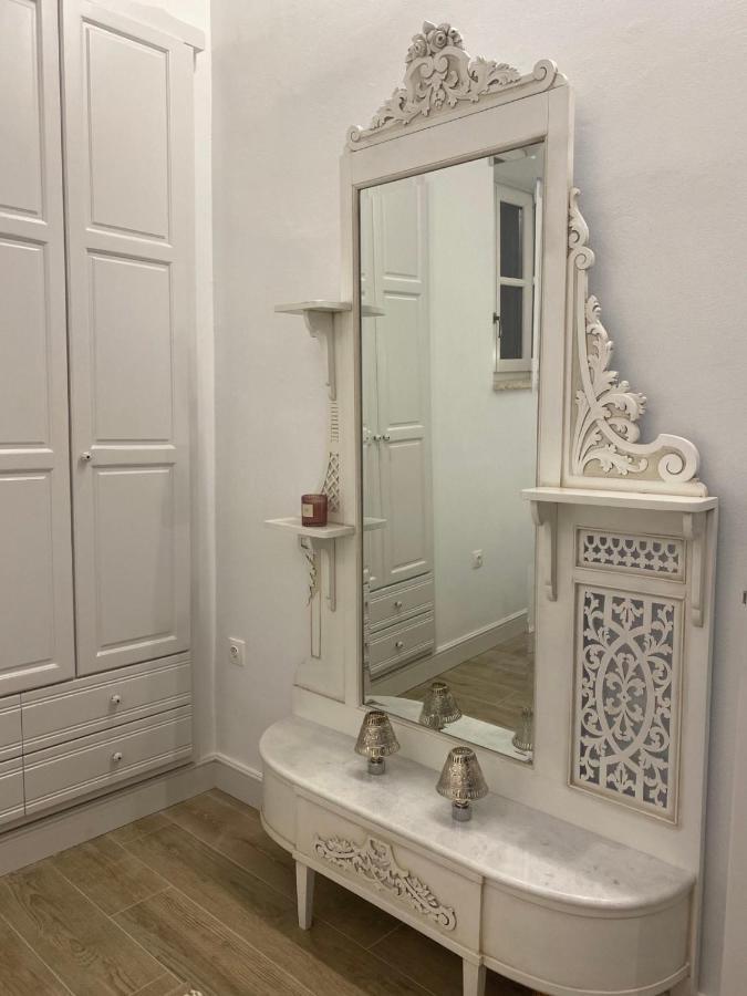 Halki Sea Breeze - A Waterfront Villa Extérieur photo