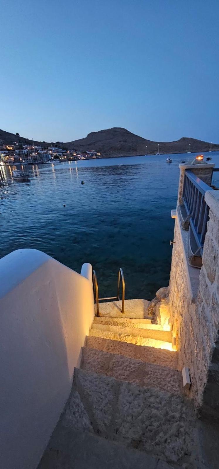 Halki Sea Breeze - A Waterfront Villa Extérieur photo