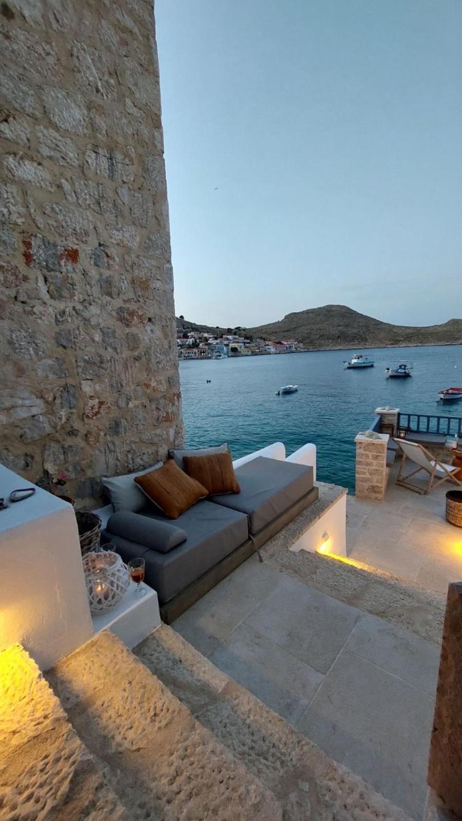 Halki Sea Breeze - A Waterfront Villa Extérieur photo